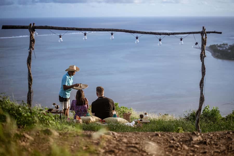Mauritius: Exclusive Le Morne Sunset Hike & Aperitivo - Practical tips for a better evening