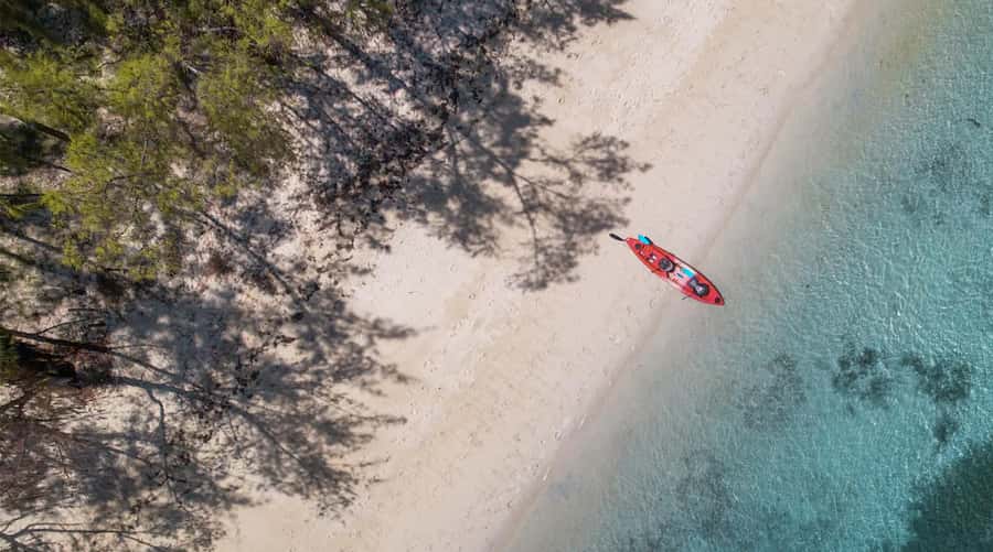 Mauritius: Guided Kayak tour to Benitiers Island - The guides and the feel of a small group