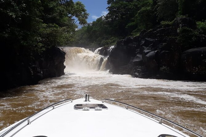 Mauritius : Ile Aux Cerfs 3 islands Speed Boat Trip with BBQ - Île aux Cerfs gives you the main beach break