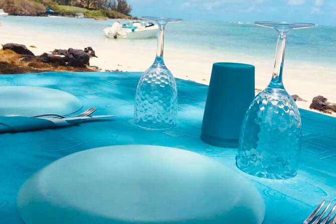 Mauritius : Ile Aux Cerfs 3 islands Speed Boat Trip with BBQ - Shared boat or private charter: clarify this before booking