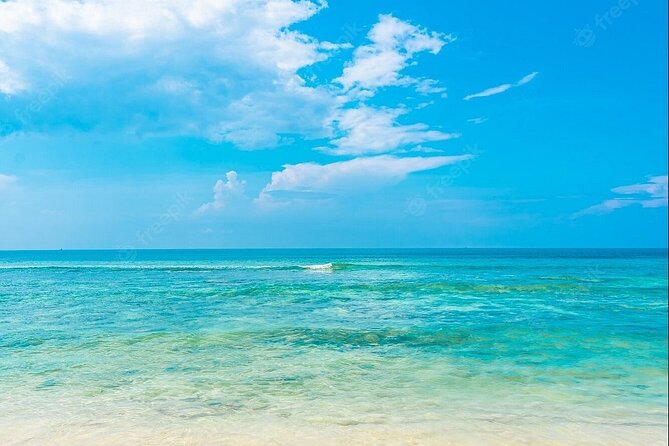Mauritius: Ile Aux Cerfs Catamaran Tour with Lunch and Drinks - What the Crew Adds to the Day