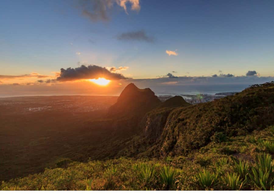Mauritius: Le Pouce Guided Hiking Experience with a local - What to bring for a safer, better hike