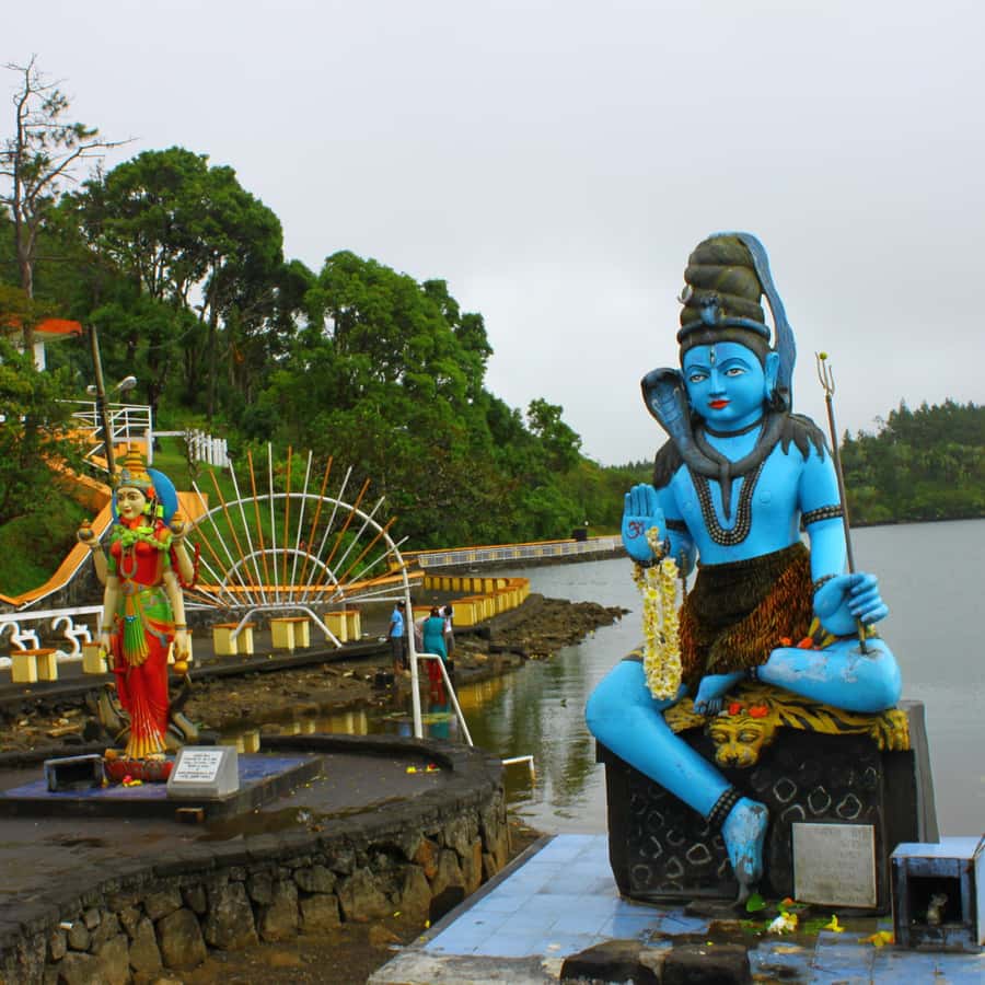 Mauritius: Private Full Day Tour with Entry Tickets & Lunch - Grand Bassin, a sacred lake with a huge Shiva statue