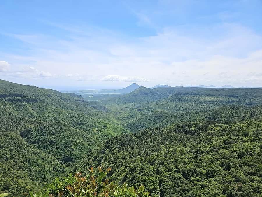 Mauritius: Private Southwest Chamarel Highlights Tour - Grand Bassin brings Mauritius culture into the day