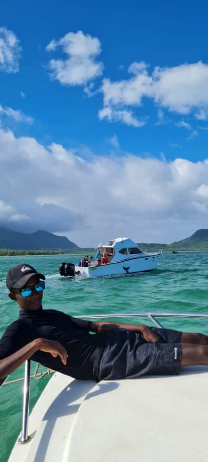 Mauritius: Snorkel and Swim with Dolphins on Speedboat Tour - Swimming and snorkeling require real effort
