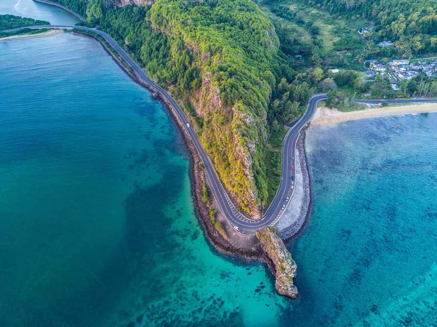 Mauritius: South Coast Tour with Tea Factory & Gris Gris - Climbing to Macondé viewpoint