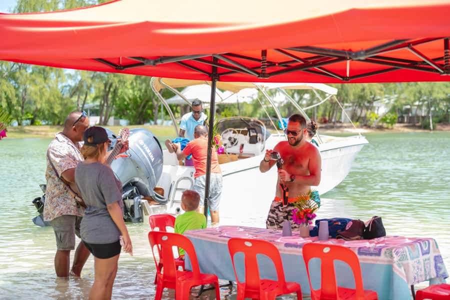 Mauritius: Speedboat Ile aux Cerfs, GRSE Waterfall, BBQ, Bar - Key points to know before you book