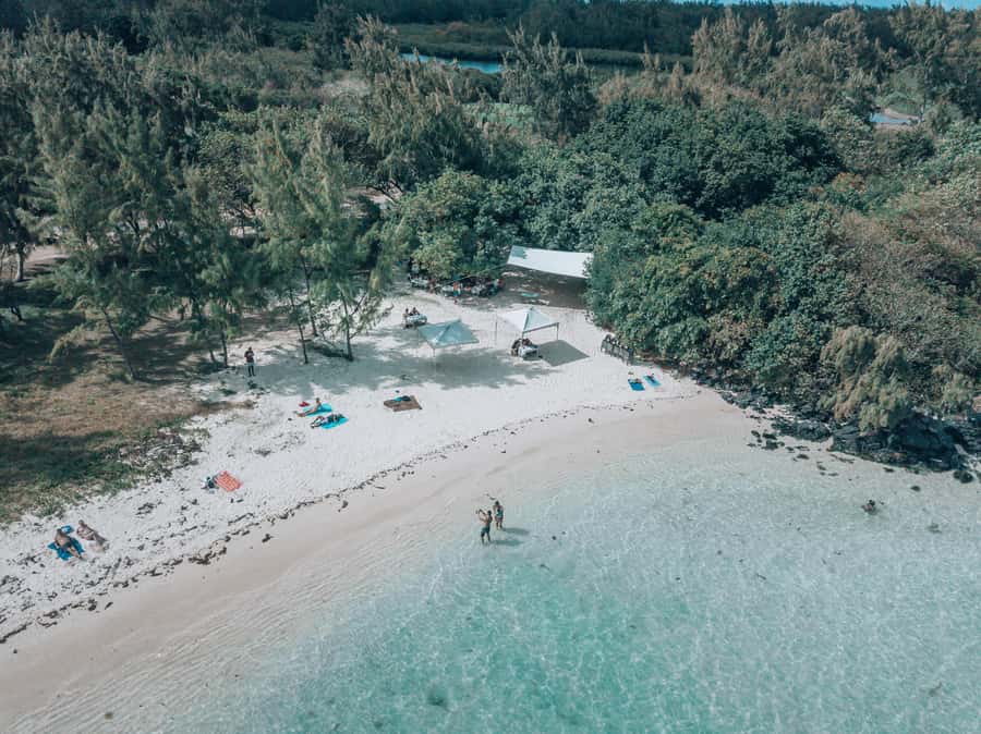 Mauritius: Speedboat Tour to Ile aux Cerfs with Lunch - The first 20 minutes to Ile aux Cerfs