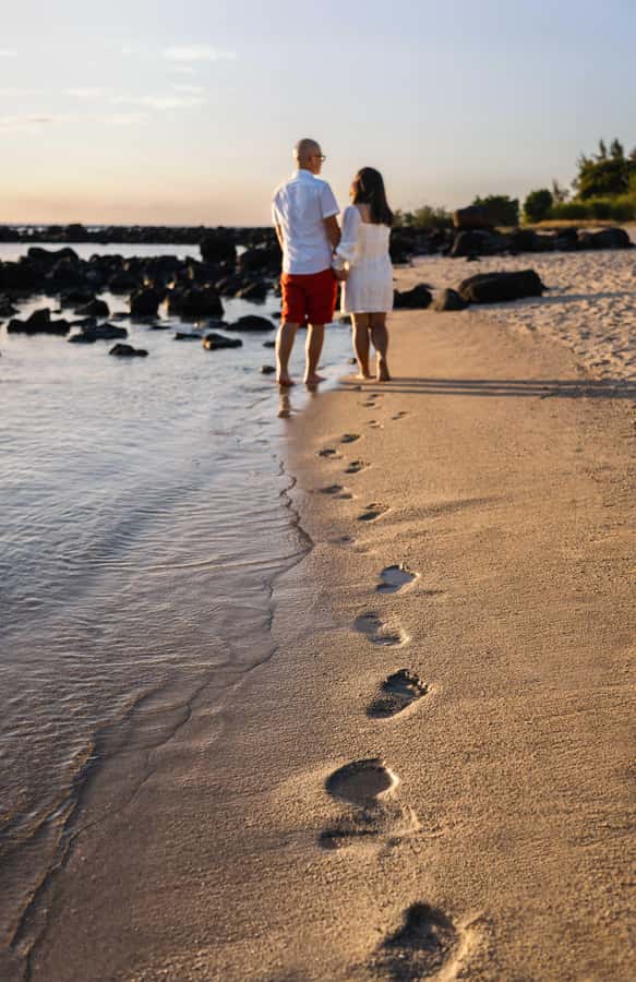 Mauritius: Sunset photoshoot (Honeymoon/family shoots) - What honeymoon couples receive