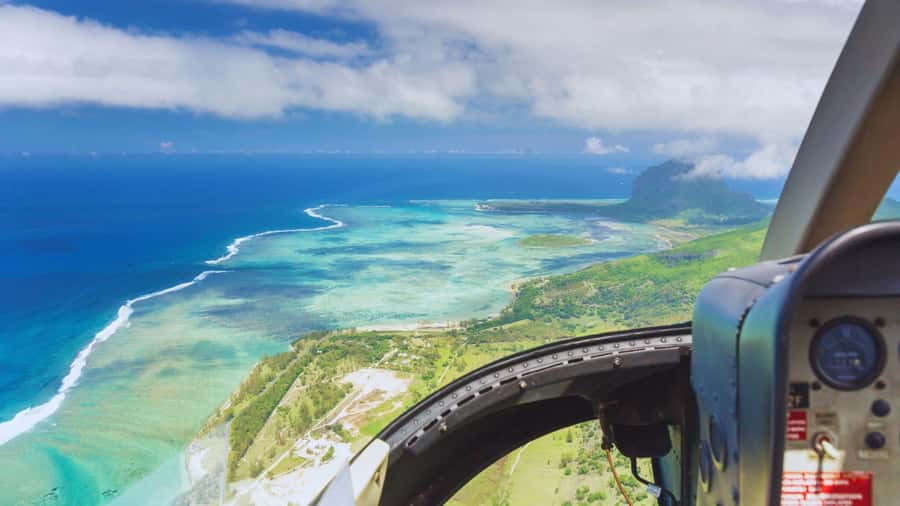 Mauritius: Underwater waterfall by Helicopter tour - Why the Underwater Waterfall is best seen from a helicopter