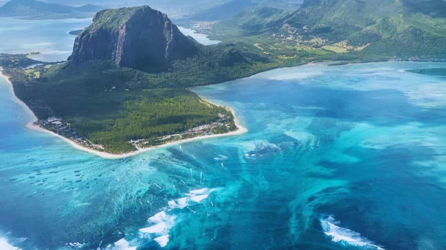 Mauritius: Underwater waterfall by Helicopter tour - Black River Gorges from above