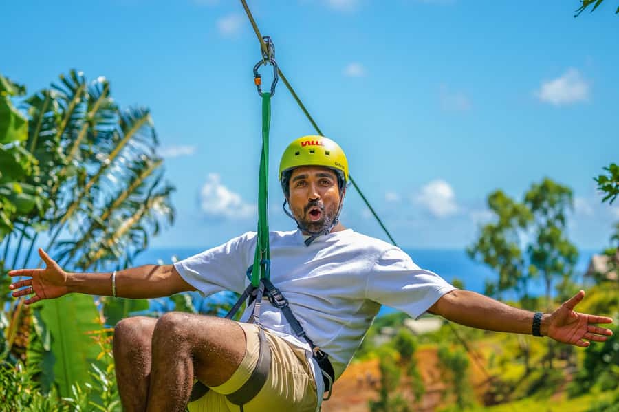 Mauritius: Vallé Advenature Park - Adventure Tour Zipline - The ride to the first platform
