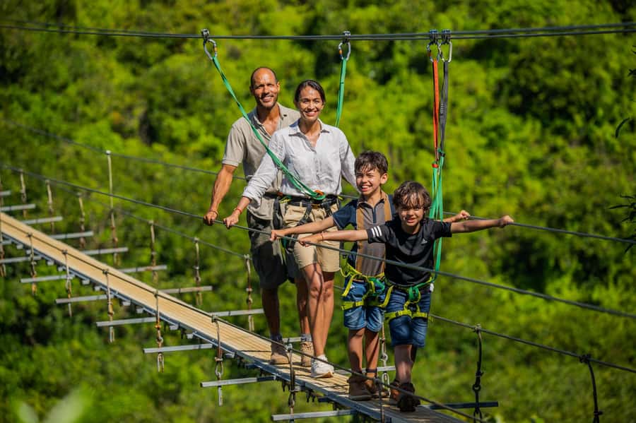 Mauritius: Vallé Advenature Park, Nepalese Bridge - Views above the forest canopy