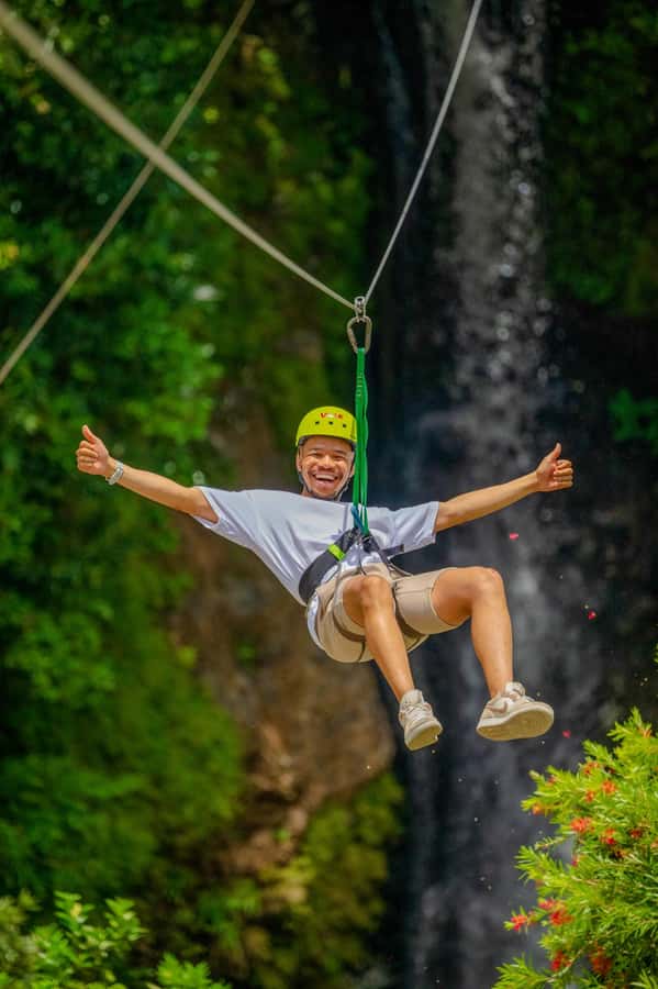 Mauritius: Vallé Advenature Park: Waterfall Zipline - What happens at the launch point