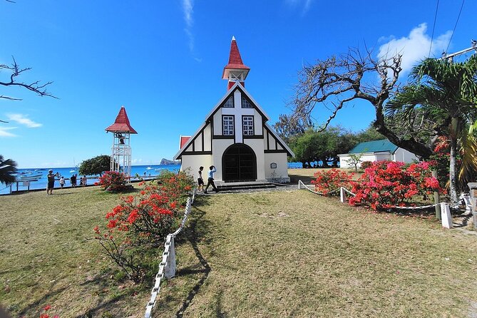 Northern Mauritius Private Tour w/ Port louis Market and Beaches - Port Louis: Fort Adelaide and the central market