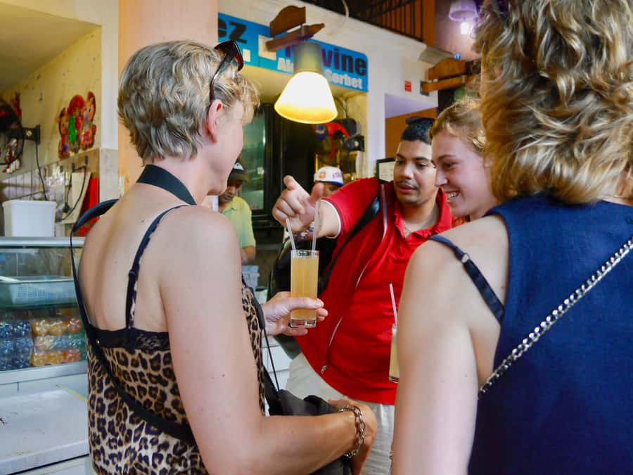Port Louis: Street Eats and City Highlights Walking Tour - Why this is a smart first look at Port Louis