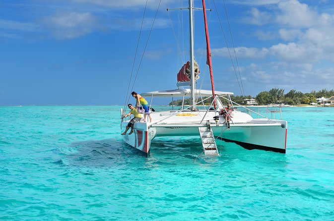 Private Charter Full Day Cruise: Île aux Cerfs - Dolphins, monkeys, and giant bats
