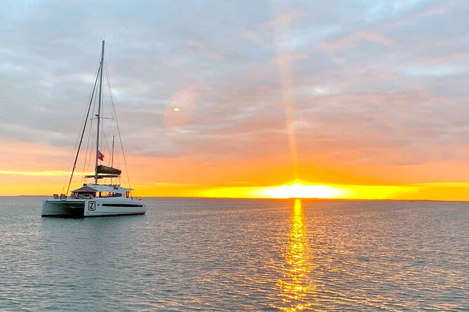 Private Exclusive Sundowner catamaran with Dinner & Transfer - Dinner beside Ile aux Aigrettes
