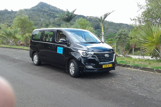 Private Luxury Minibus Transfer from Mauritius Airport to City - Why a private airport ride helps in Mauritius