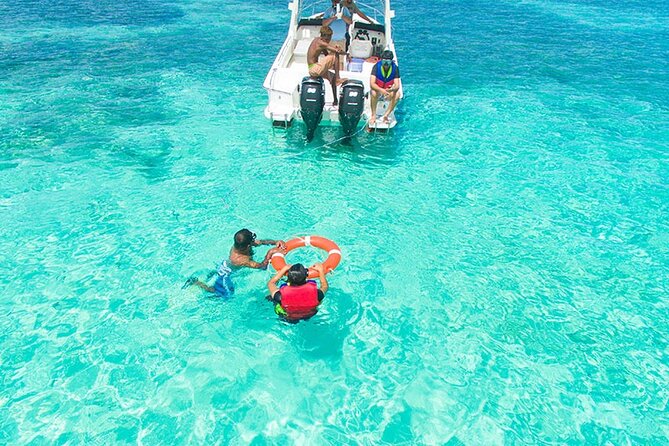 Private speed boat to Ile aux Cerfs full-day Incl: Lunch & Transfer - Four hours at Ile aux Cerfs