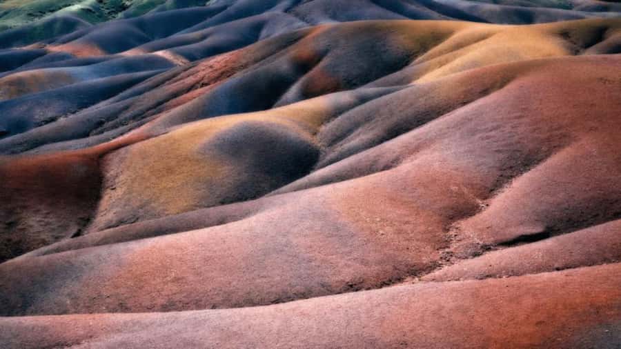 Southern Mauritius: Volcanoes & Coloured Earth - Grand Bassin Temple and the sacred lake