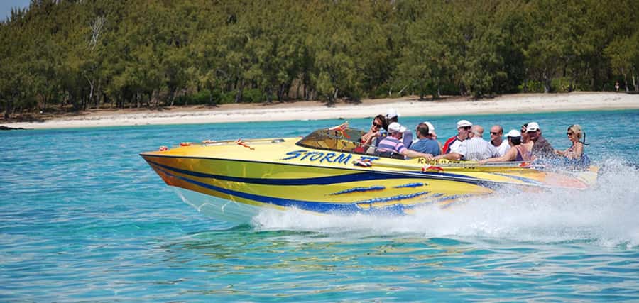 Speed boat to Ile aux Cerfs: Full day incl Lunch & Transfer - The Fast Ride Back to Shore