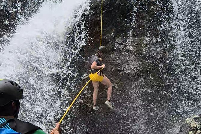 Tamarind Falls Abseiling - Optional cliff jumps for extra nerve
