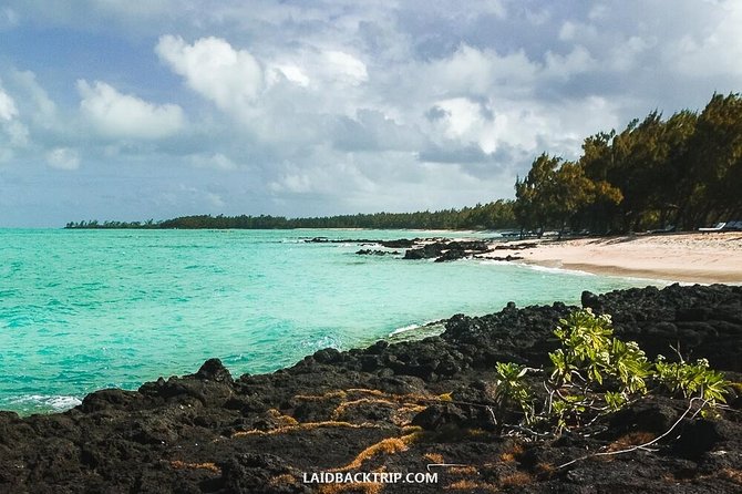 >TAXI ONLY< to DOLPHIN OR ILE AUX CERFS PARADISE ISLAND MAURITIUS - A private ride to Mauritius’ east coast