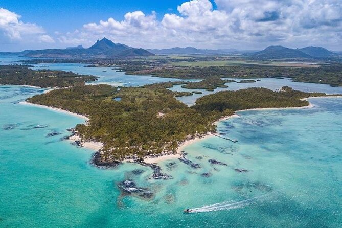 >TAXI ONLY< to DOLPHIN OR ILE AUX CERFS PARADISE ISLAND MAURITIUS - Who gets the best value from the $100 fare