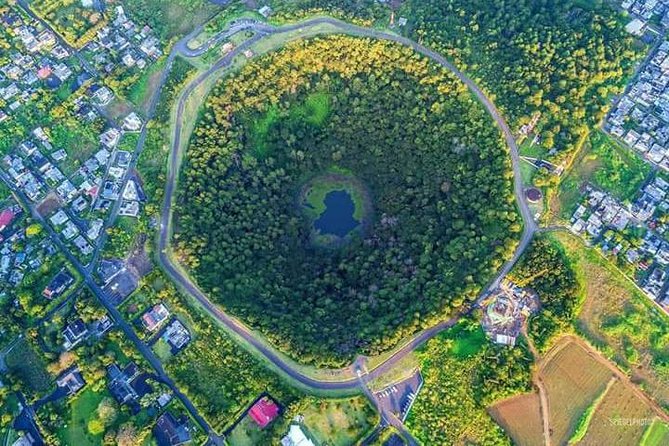 TAXI South guided tour. - Trou aux Cerfs: a quick look at a dormant volcano