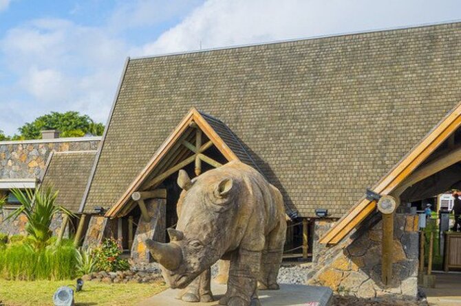 Wild South West Tour : SAFARI & TULAWAKA CASELA PARK & LE MORNE - Cascavelle Mall and the included pizza lunch